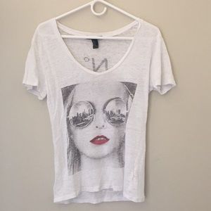 White graphic t